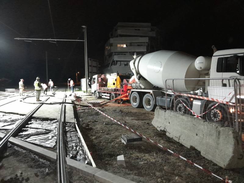 Livraison de béton sous les feux des projecteurs